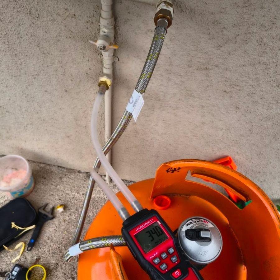 Prueba de presión en instalación de gas con manómetro digital
